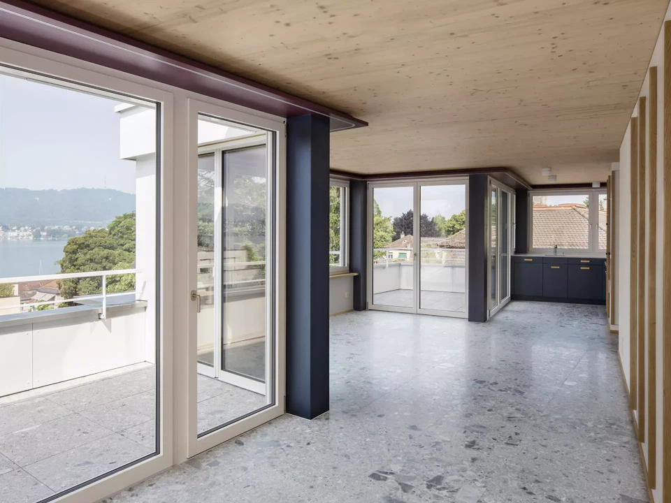 Pièce à vivre à l'étage mansardé