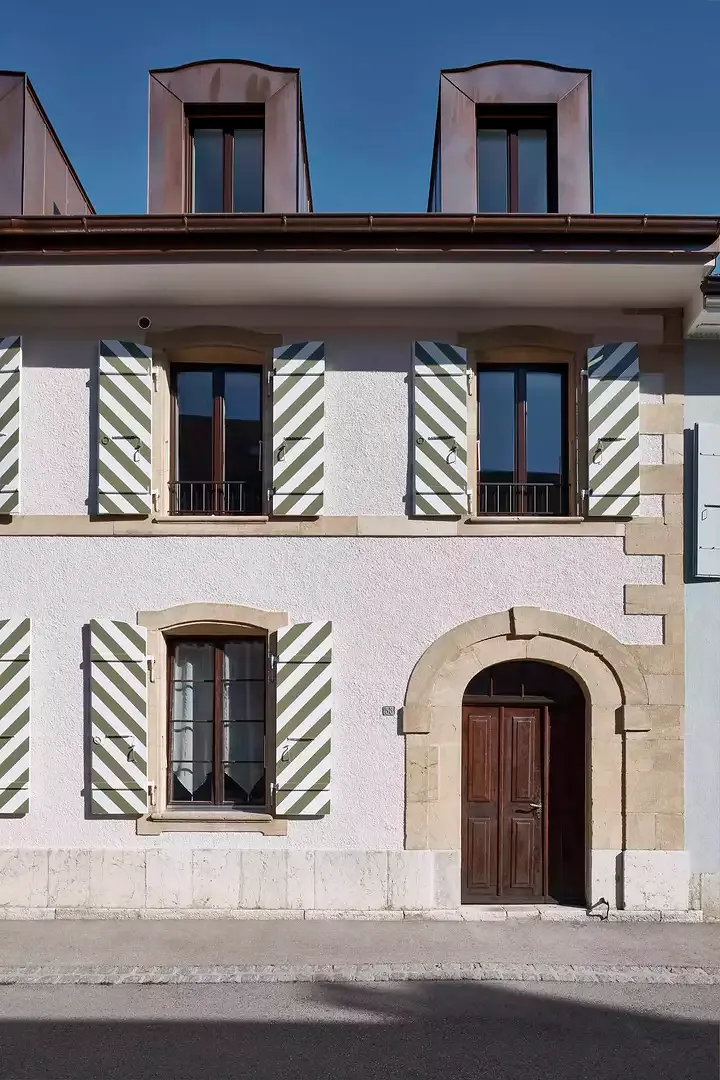 Façade côté village - détail