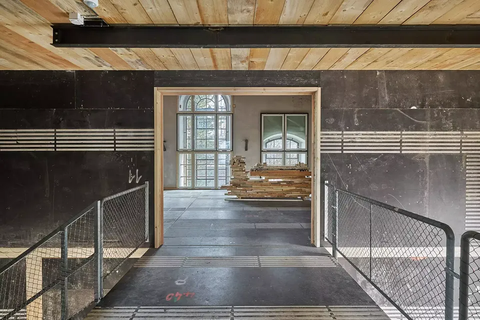 Cage d'escalier entre les ateliers