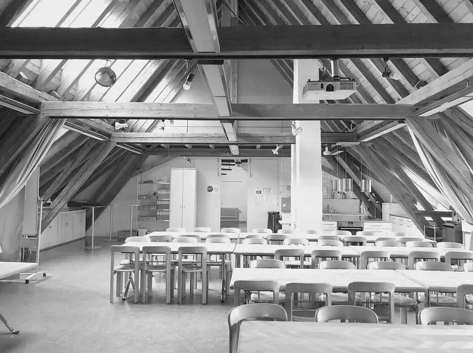 Salle des enseignants avant travaux
