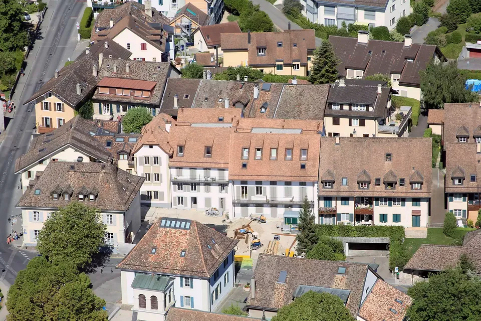 Luftbild des historischen Zentrums der Gemeinde Prangins: Hier fanden die drei Eingriffe statt.