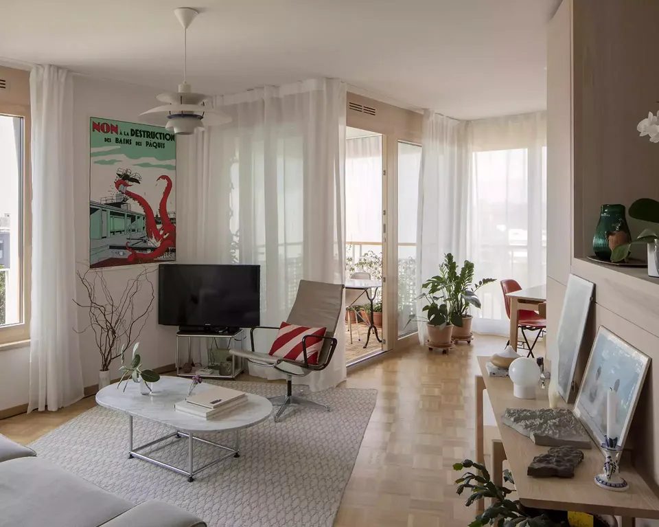 Vue d'un appartement, en direction de la loggia