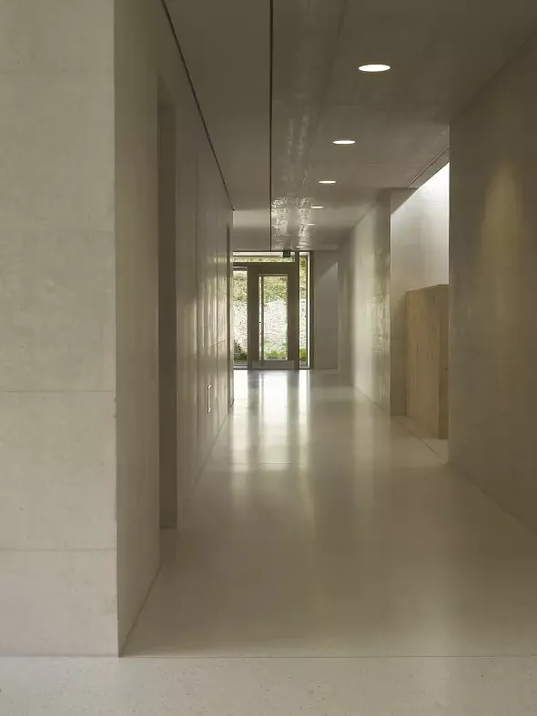 Couloir avec extension réciproque de l'espace