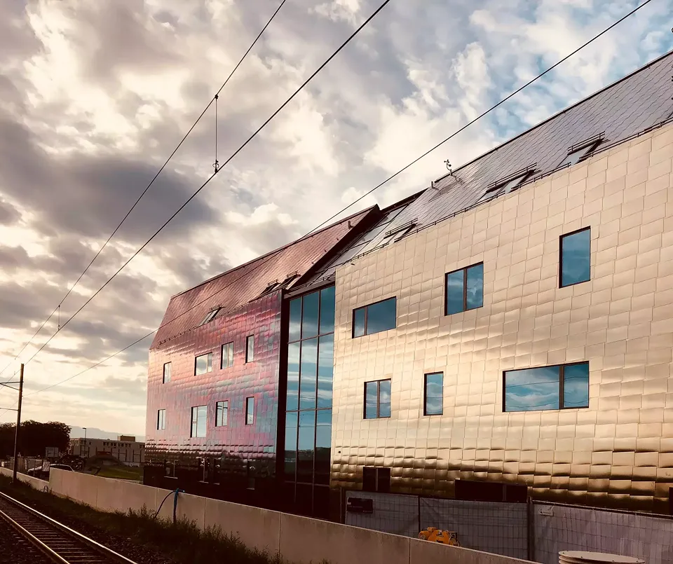 FACADE NORD-POINTE EST