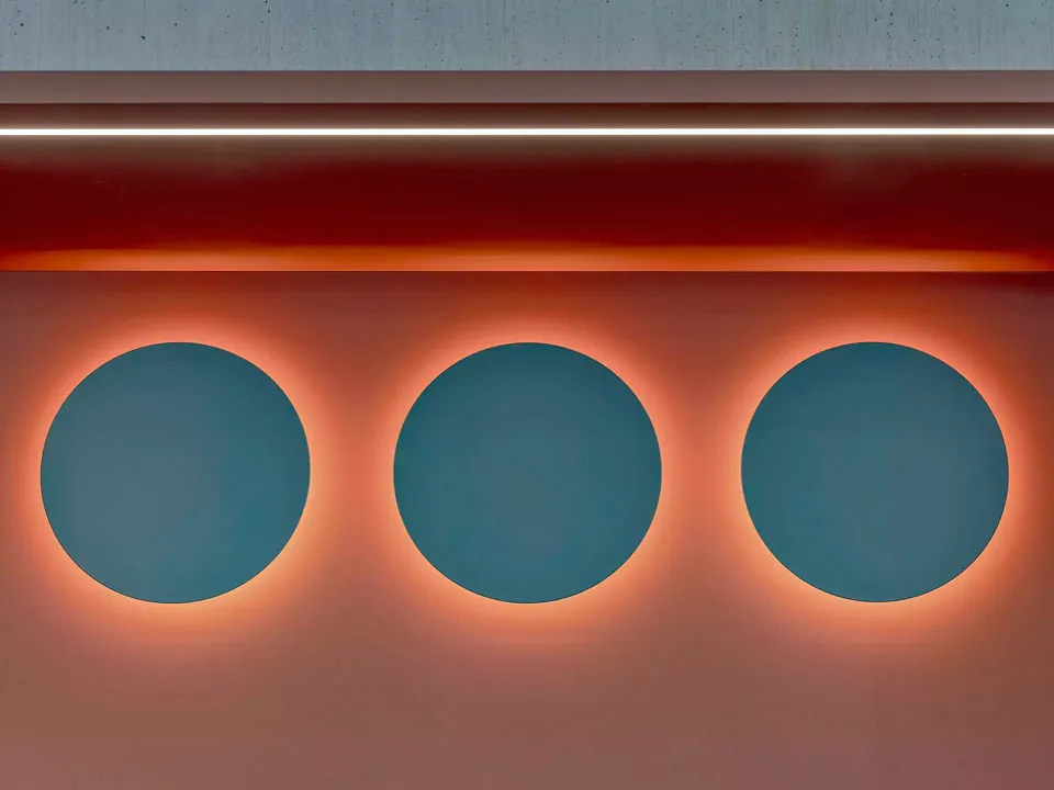 Detail Lights - Social Hub
