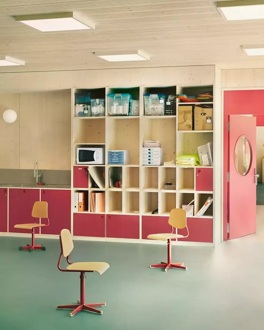 Salle de classe, vue intérieure