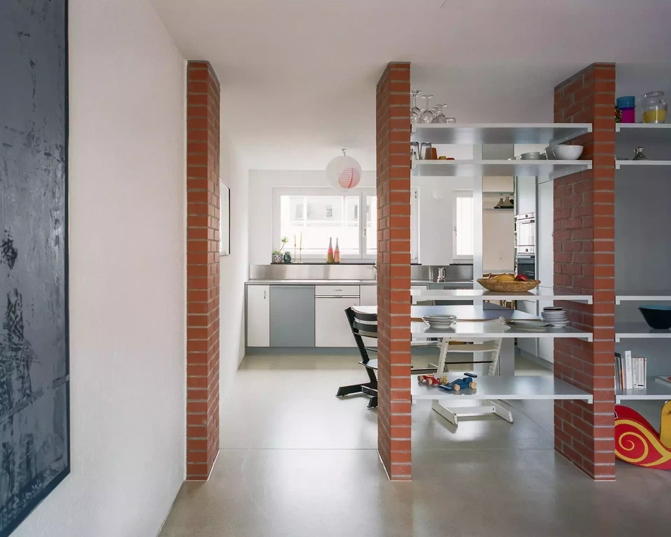 Blick vom Esszimmer in die Küche - Wiedereinbau der alten Forster Küche