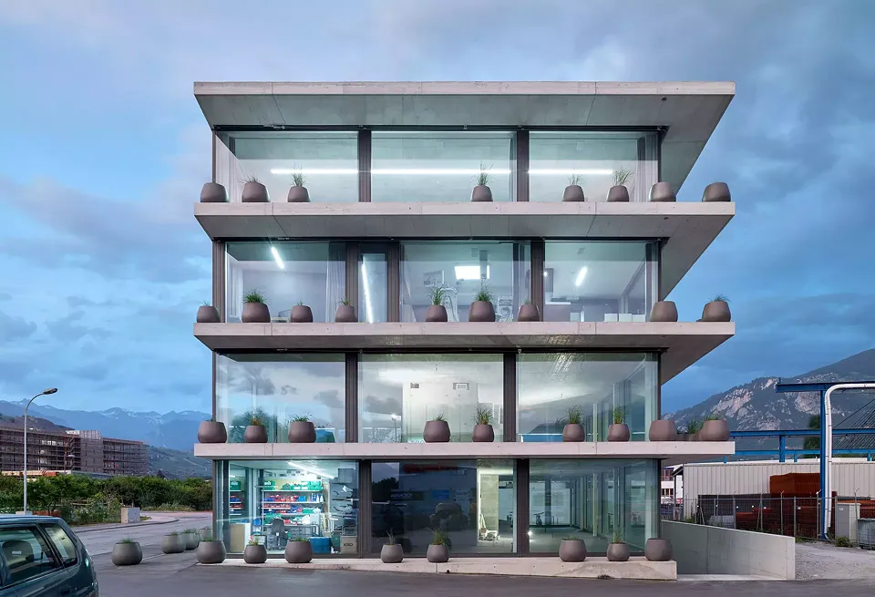 immeuble ronquos 35 ouest nuit