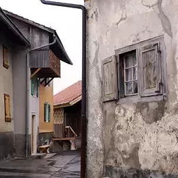 Wieder belebt: Wohnhaus mit Atelier, Präz