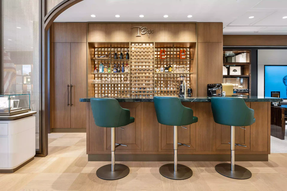 Coffee & Cocktail Bar, die Kund*innen zum Verweilen einlädt