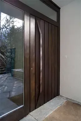 Détail porte extérieure villa
