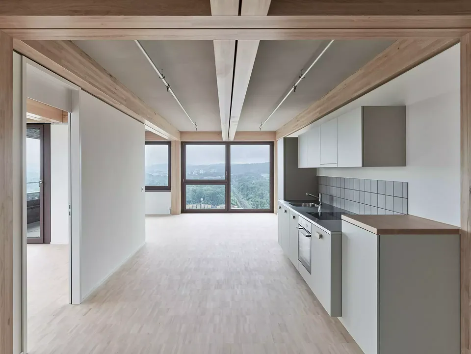 Le H1 propose au total environ 150 logements – des studios de 1,5 pièce aux appartements de 5,5 pièces. L’objectif est d’obtenir la plus grande mixité sociale possible parmi les futurs résidant·e·s.