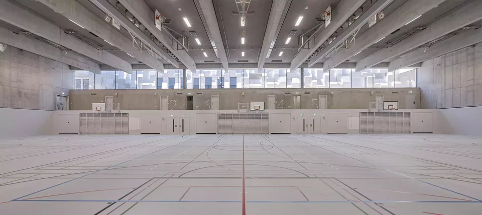 Hallenraum 4