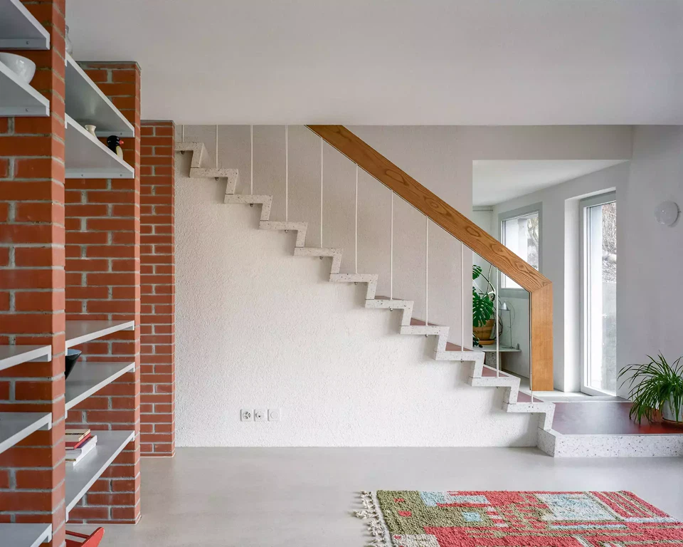 Esszimmer mit Bestandstreppe