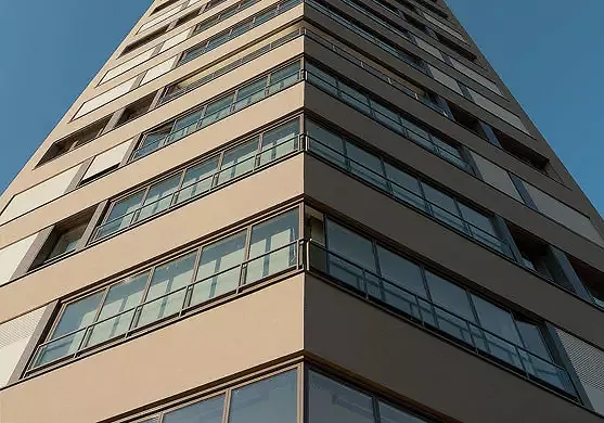 vitrage des balcons avec volets et stores bannes