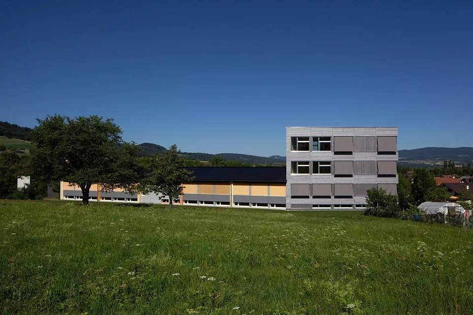 front_facade_est
