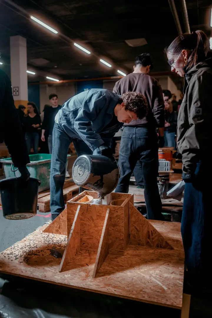 Knotenworkshop – Gemeinsames Giessen von Bauteilen