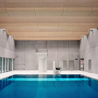 Complexe scolaire et sportif avec piscine