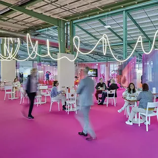 Swissbau Inside Neonlounge
