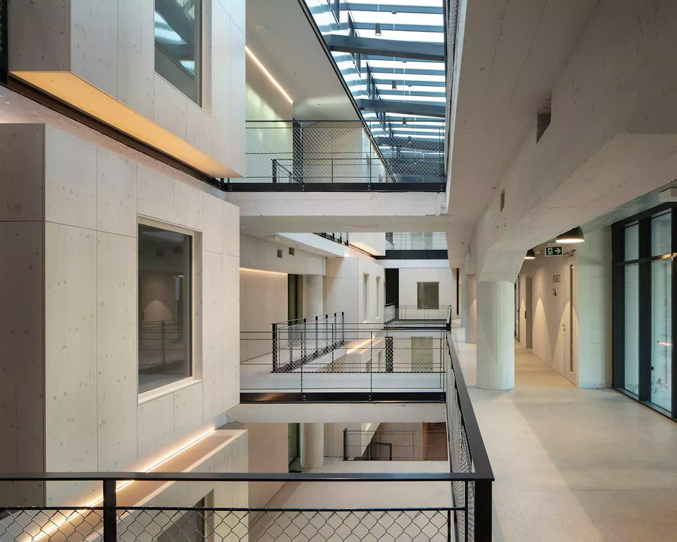 Vue de l'atrium au niveau 2