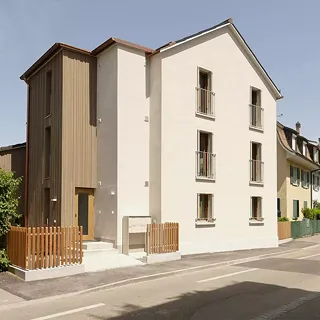 Reconstruction d'une ruine incendiée