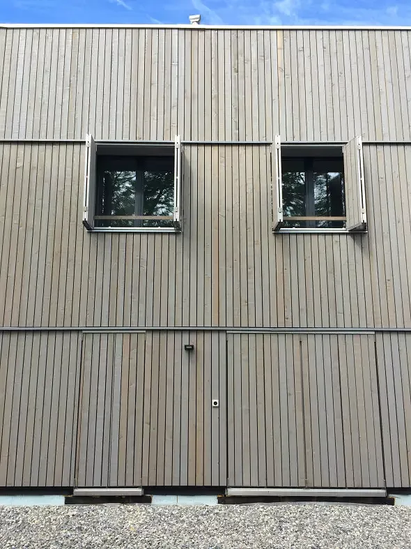 Detail, Fensterläden geöffnet