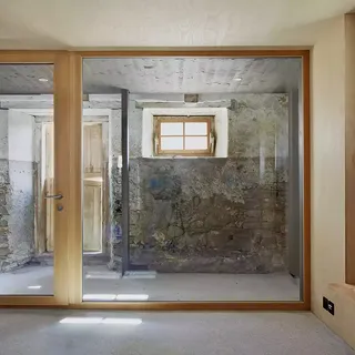 Transformation en habitation dans une étable