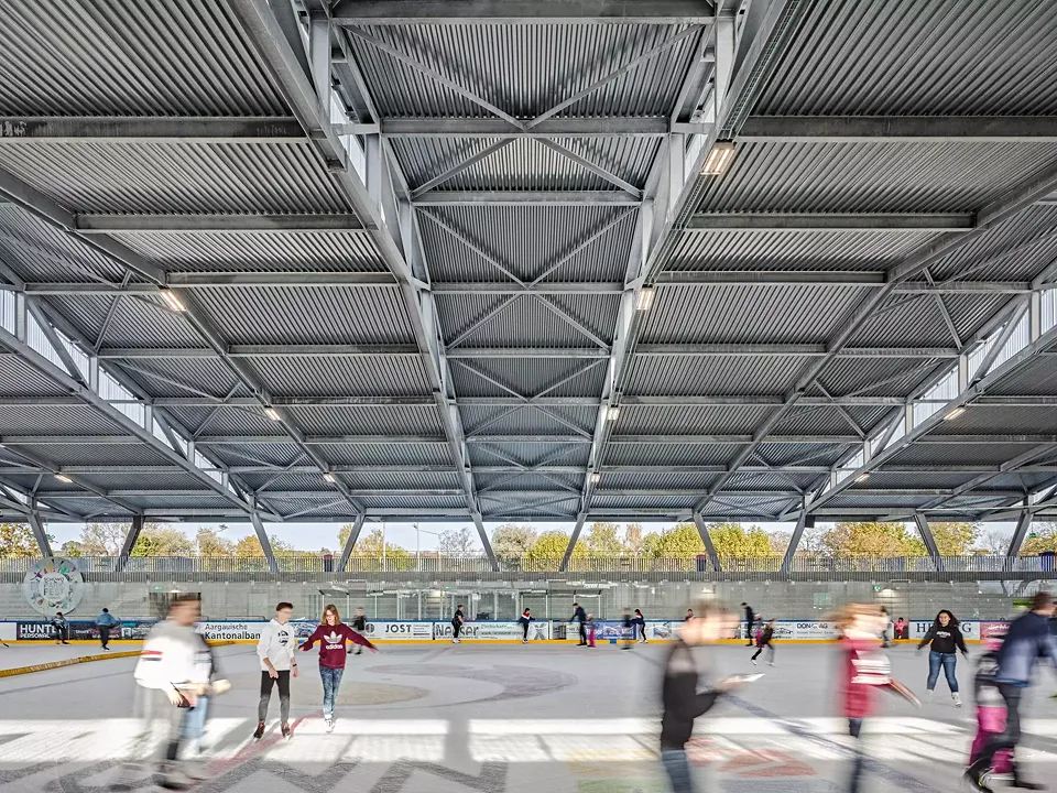 Innenansicht_Eishalle