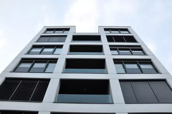 Strassenfassade