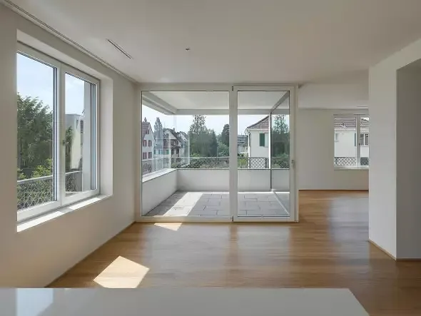Essraum mit Blick zu der Loggia