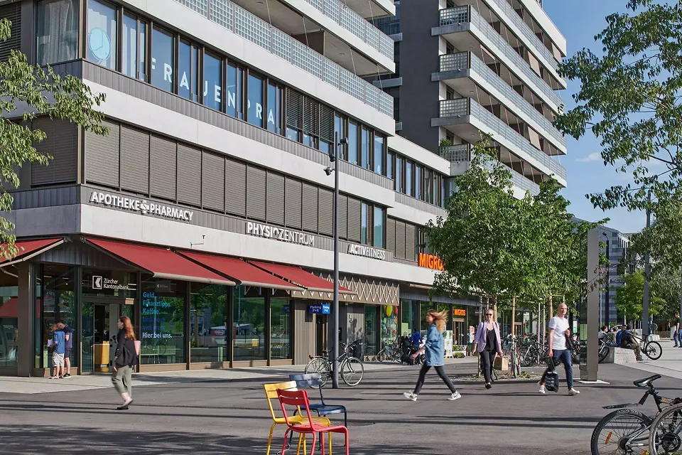 Geschäfte am Platz