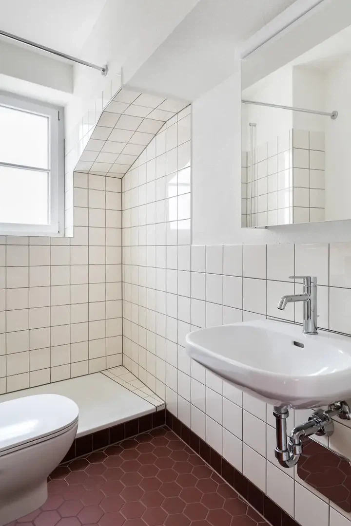 Salle de bains rénovée à l'un des étages standard