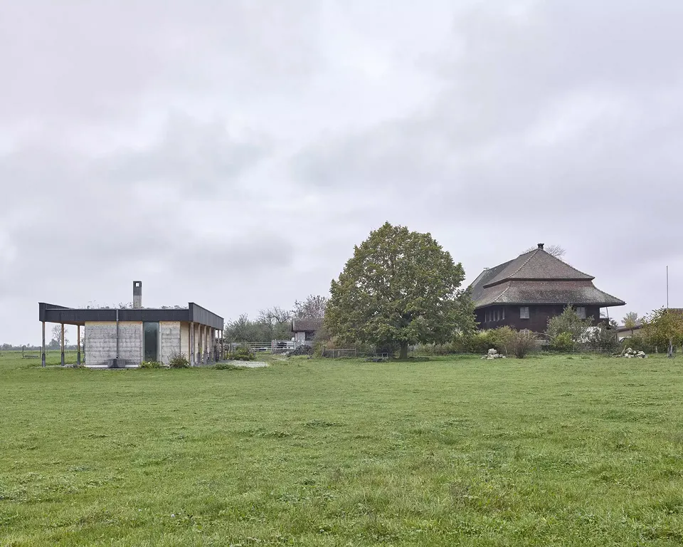 vue de l'est avec la ferme