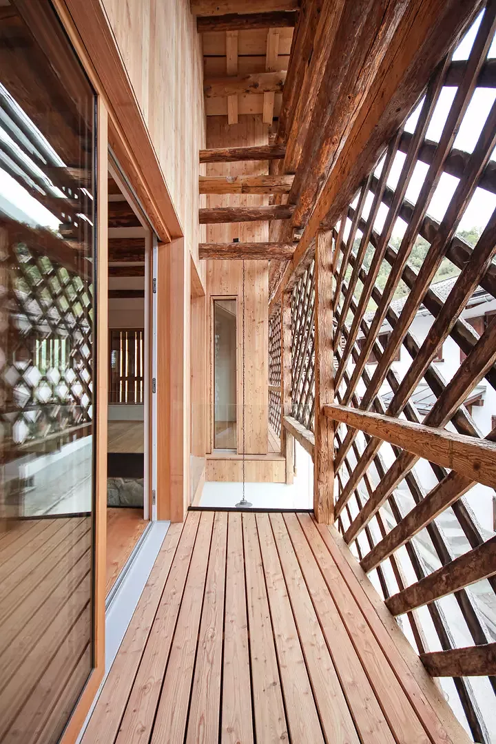 Loggia hinter gefiltertem Bestand