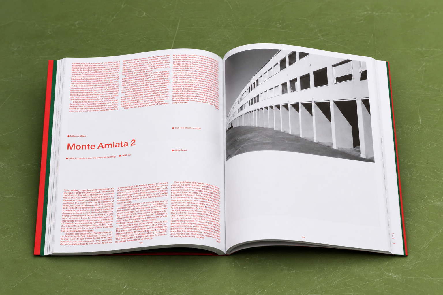 Gabriele Basilico fotografa Aldo Rossi ist im Humboldt Books erschienen und öffnet neue Blickwinkel auf den für den Schweizer Diskurs so bedeutenden Architekten. | Foto: Uwe Dettmar Gabriele Basilico fotografa Aldo Rossi ist im Humboldt Books erschienen und öffnet neue Blickwinkel auf den für den Schweizer Diskurs so bedeutenden Architekten. | Foto: Uwe Dettmar