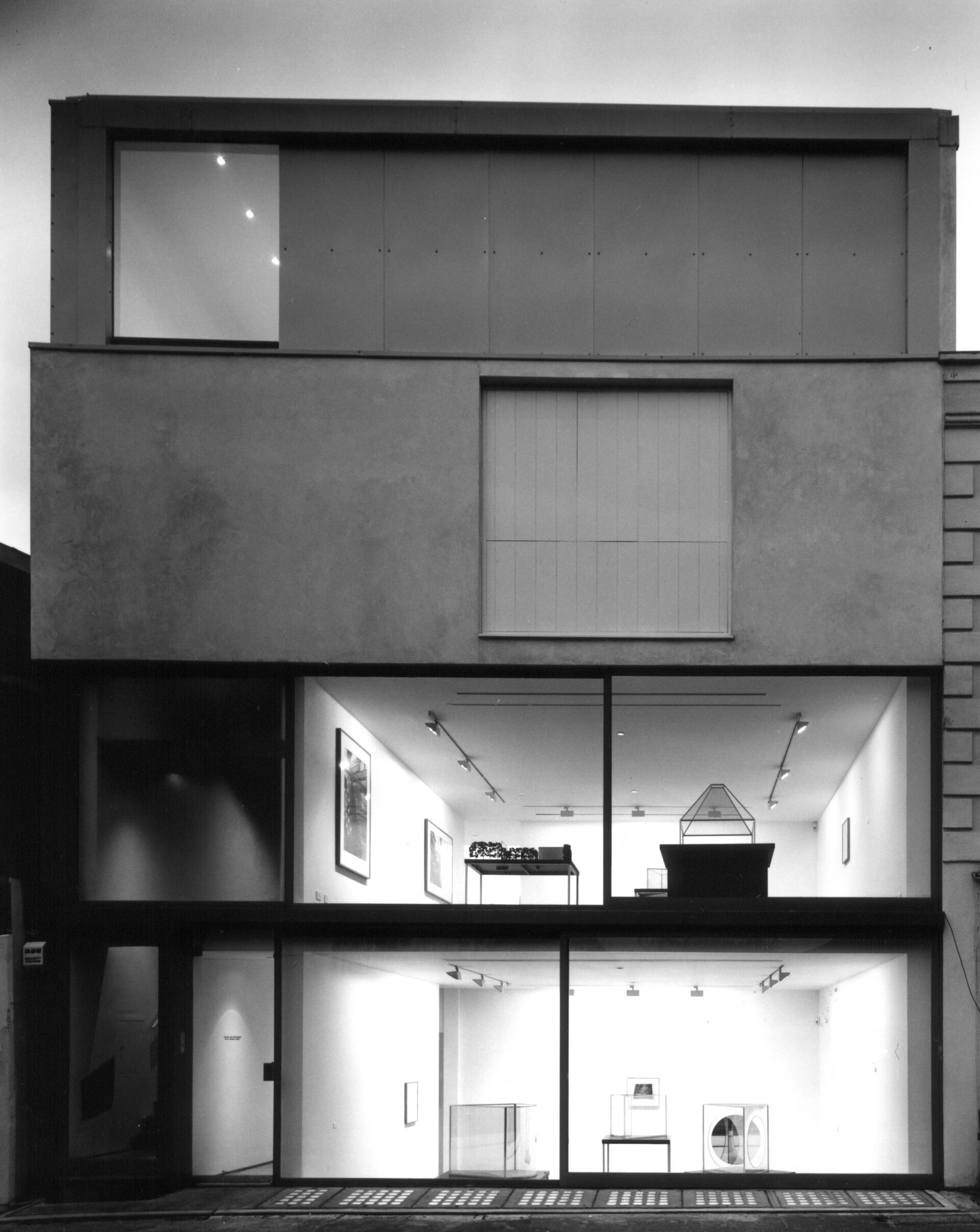 Fassade der Lisson Gallery 2 in London, 1992 | Foto: Martin Charles Fassade der Lisson Gallery 2 in London, 1992 | Foto: Martin Charles
