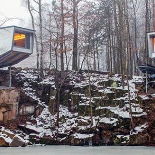 Erweiterung Baumhaus Lodge Schrems um zwei Stelzenhäuser