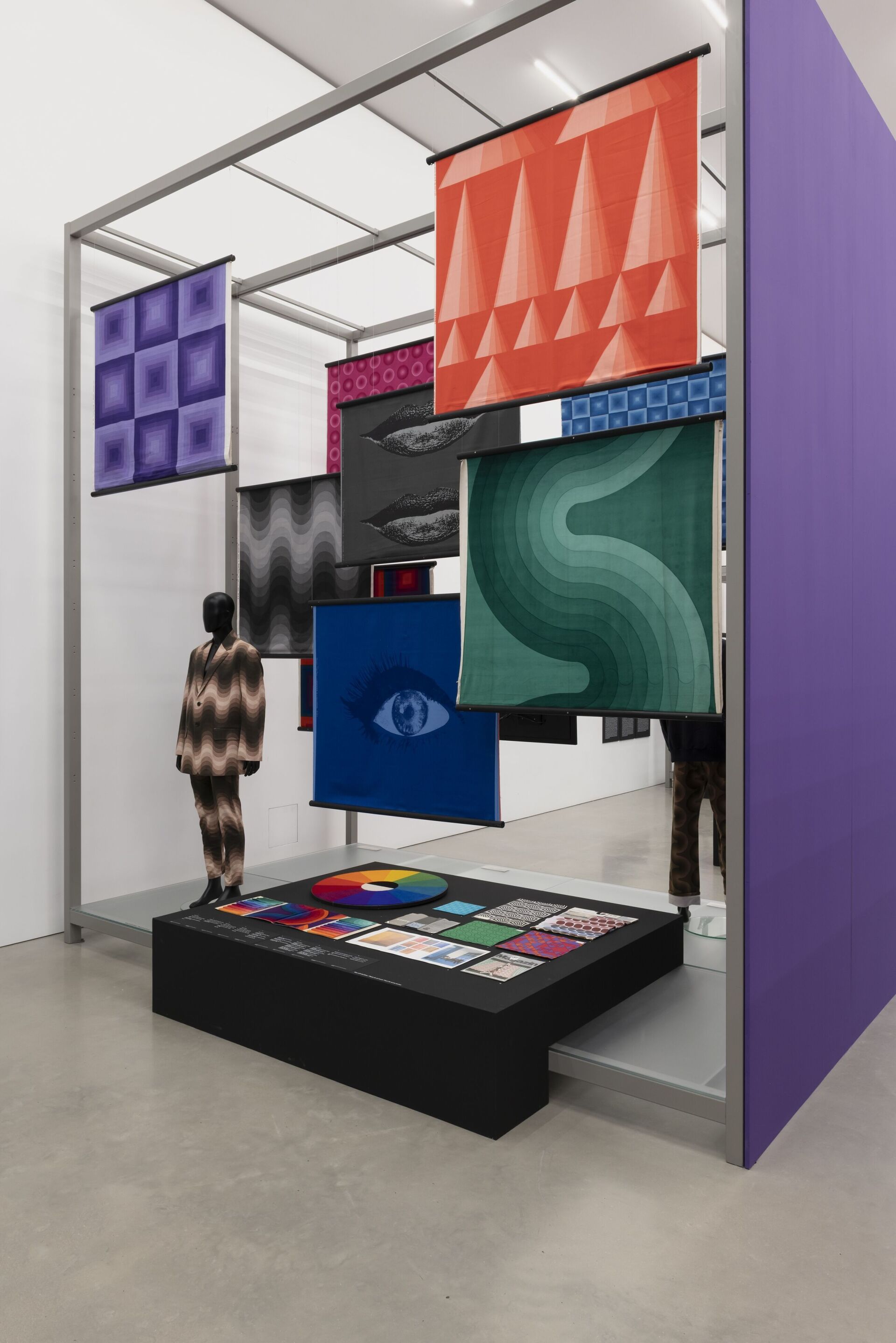 Muster als Gestaltungsmittel: Die präsentierten Textil- und Grafikentwürfe von Verner Panton zeigen, wie konsequent er Farb und Oberfläche in seine Raumkonzepte einbezog. Franz Wamhof © Verner Panton Design AG