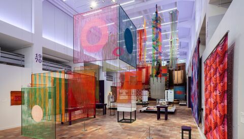 Textile Manifeste. Von Bauhaus bis Soft Sculpture