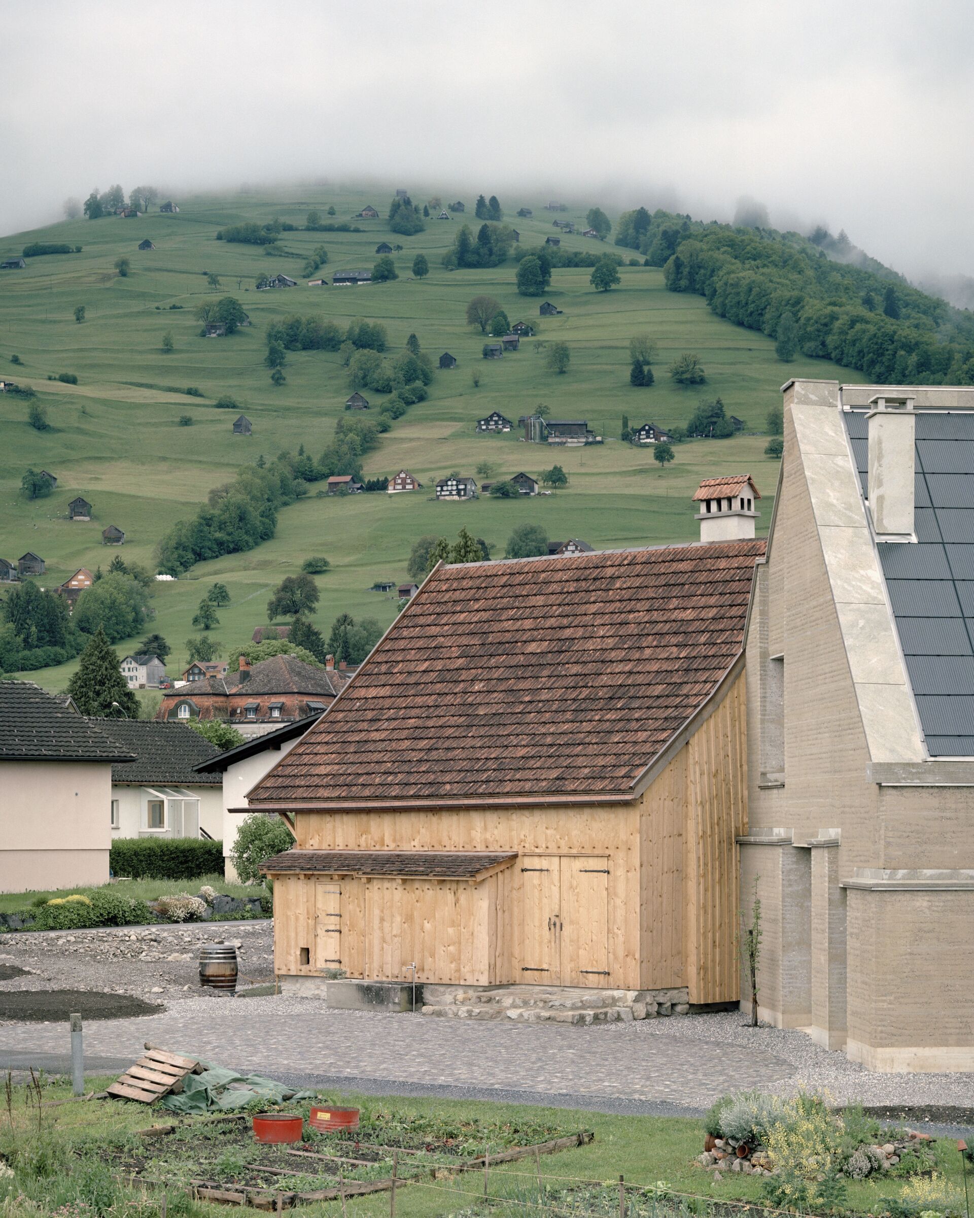 Blick auf das Haus und die Verschränkung mit dem neuen Teil | Foto: Rory Gardiner Blick auf das Haus und die Verschränkung mit dem neuen Teil | Foto: Rory Gardiner