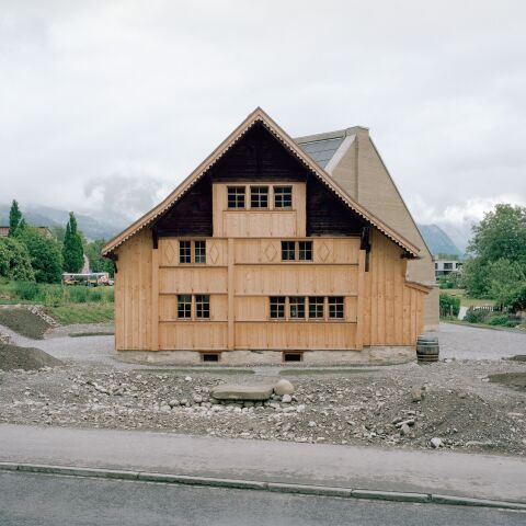Geschichte, Schichtungen und neue Narrationen – über das Haus Gässli von Allen+Crippa