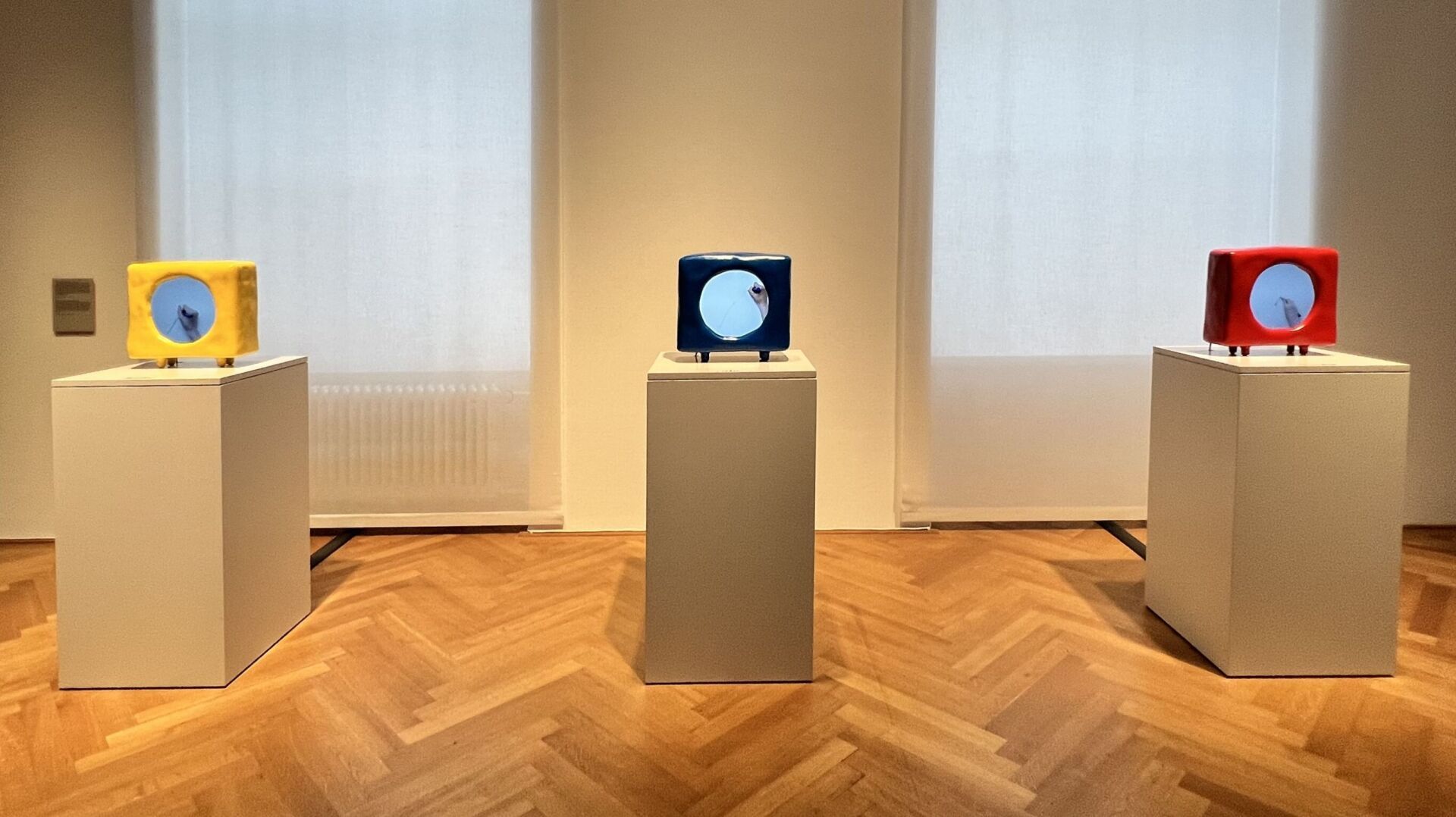Vue de l'exposition: Children Clock | Foto: Nina Farhumand Vue de l'exposition: Children Clock | Foto: Nina Farhumand