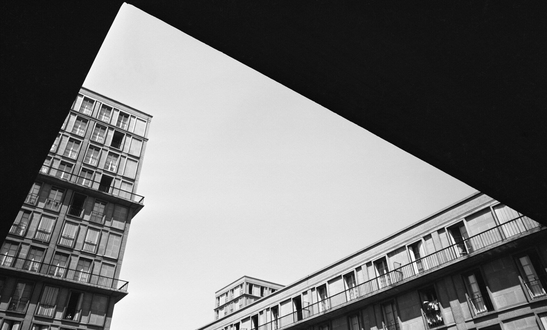 Lucien Hervés Blick auf die Gebäude von Auguste Perret in Le Havre, 1956 | Foto: Lucien Hervé Lucien Hervés Blick auf die Gebäude von Auguste Perret in Le Havre, 1956 | Foto: Lucien Hervé