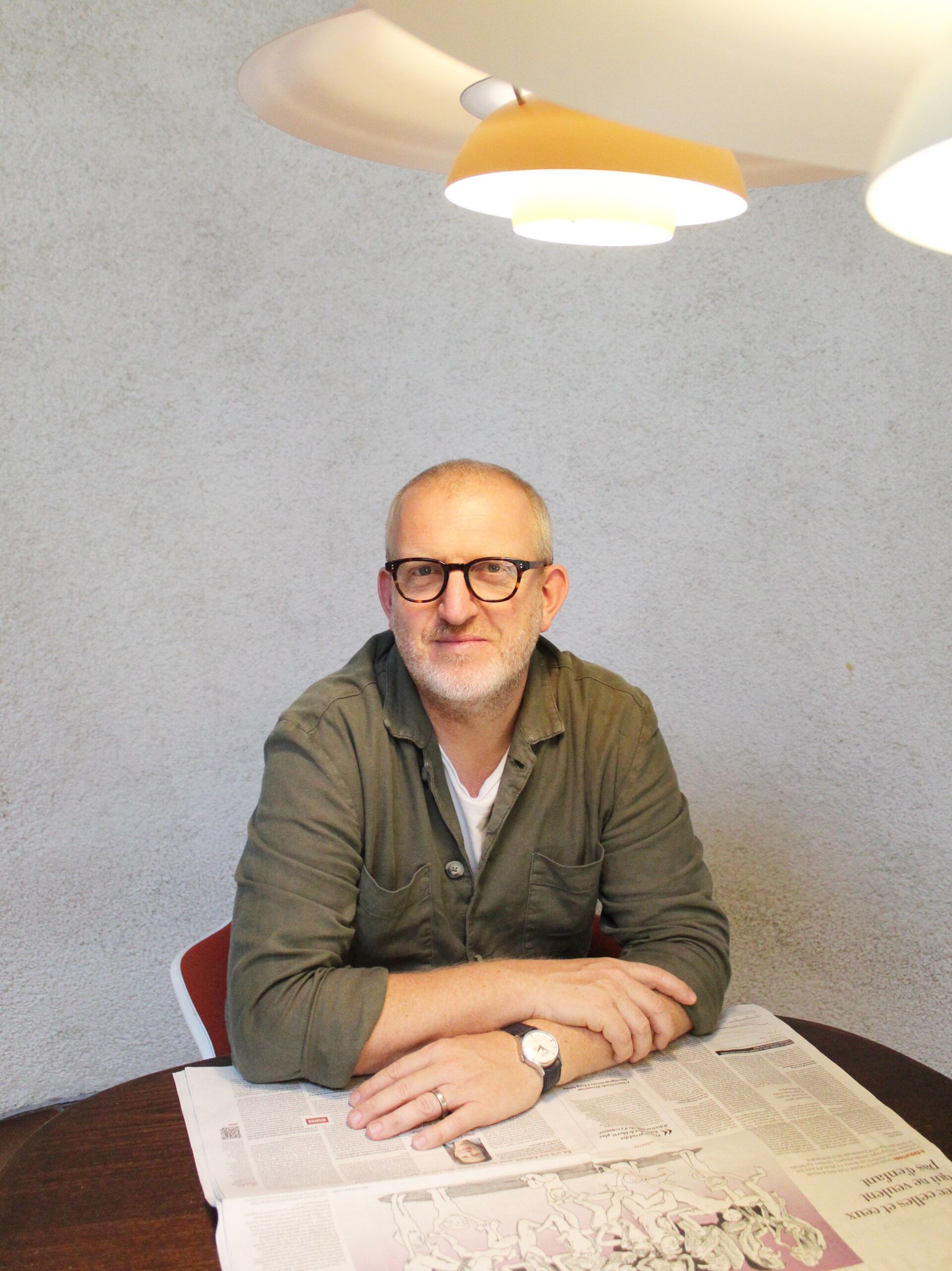 Avec Hiéronyme Lacroix, Simon Chessex est fondateur du bureau Lacroix Chessex. Soucieux de développer le tissus urbain genevois de manière qualitatif, le duo d’architectes a dejà deux surélévations à leur actifs et deux autres sont en phase de développement. | Photo © Lacroix Chessex Avec Hiéronyme Lacroix, Simon Chessex est fondateur du bureau Lacroix Chessex. Soucieux de développer le tissus urbain genevois de manière qualitatif, le duo d’architectes a dejà deux surélévations à leur actifs et deux autres sont en phase de développement. | Photo © Lacroix Chessex