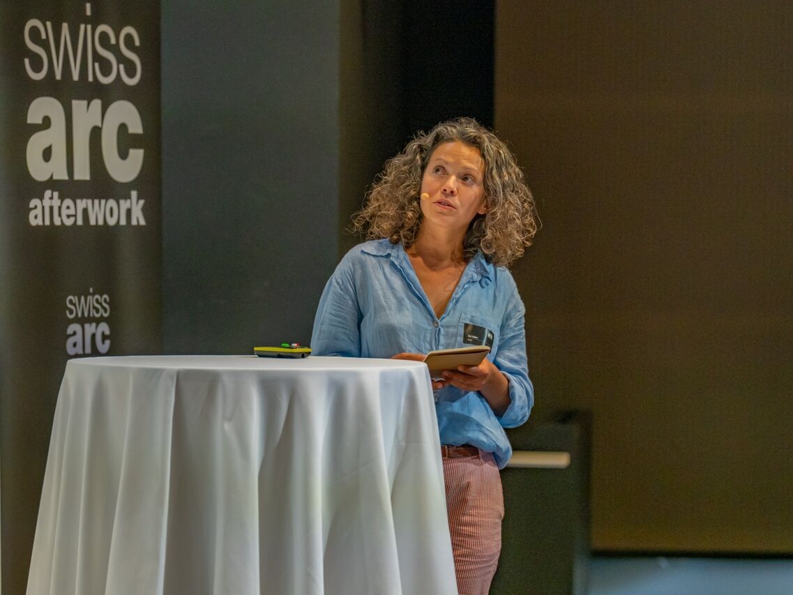 Zoé Géhin vom Büro apaar stellte das Projekt «Parc des Minoteries» in Genf vor. | Foto: Pedro Gutierrez Fernández Zoé Géhin vom Büro apaar stellte das Projekt «Parc des Minoteries» in Genf vor. | Foto: Pedro Gutierrez Fernández
