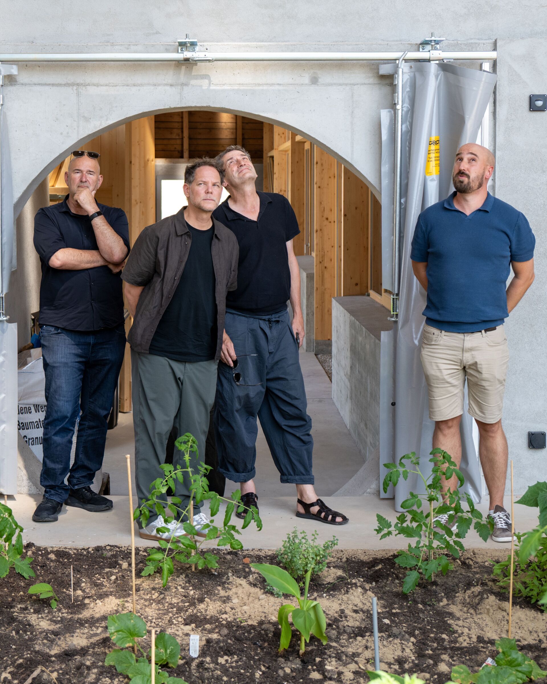 Thibault Yersin vom Architekturbüro Bard Yersin Architectes stellte der Jury das Projekt Umnutzung Bauernhof vor, einen ehemaligen Bauernhof in Vuisternens-devant-Romont. | Foto: Jørg Himmelreich Thibault Yersin vom Architekturbüro Bard Yersin Architectes stellte der Jury das Projekt Umnutzung Bauernhof vor, einen ehemaligen Bauernhof in Vuisternens-devant-Romont. | Foto: Jørg Himmelreich