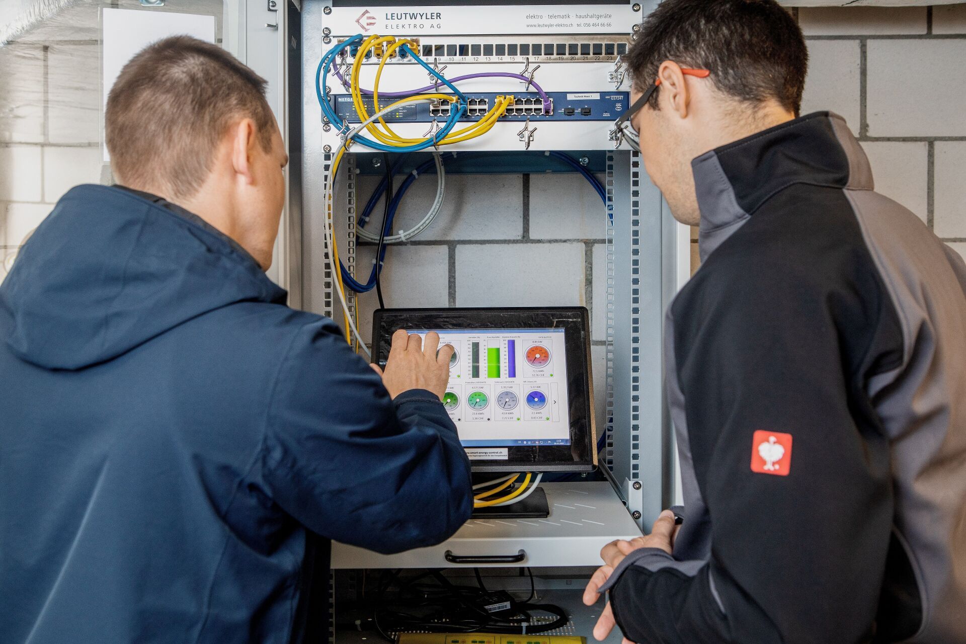 Ein Eigenverbrauchsmanager kann den Verbrauch der erzeugten Energie steuern. Eigenverbrauchsmanager