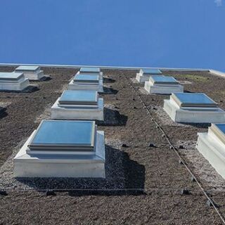 Fenêtre pour toit plat carrée et rectangulaire