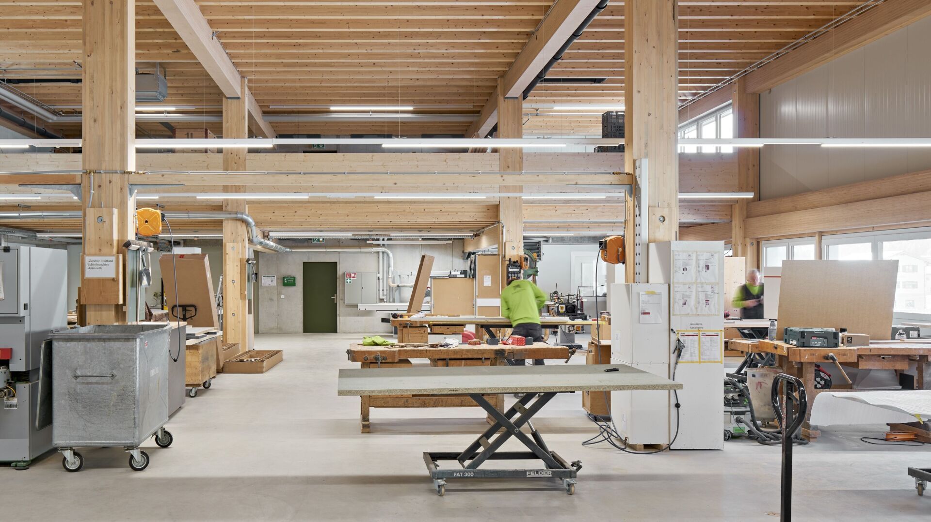 Einblicke in den Neubau der Schreinerei Ambühl | Foto © Türenfabrik Brunegg Einblicke in den Neubau der Schreinerei Ambühl | Foto © Türenfabrik Brunegg