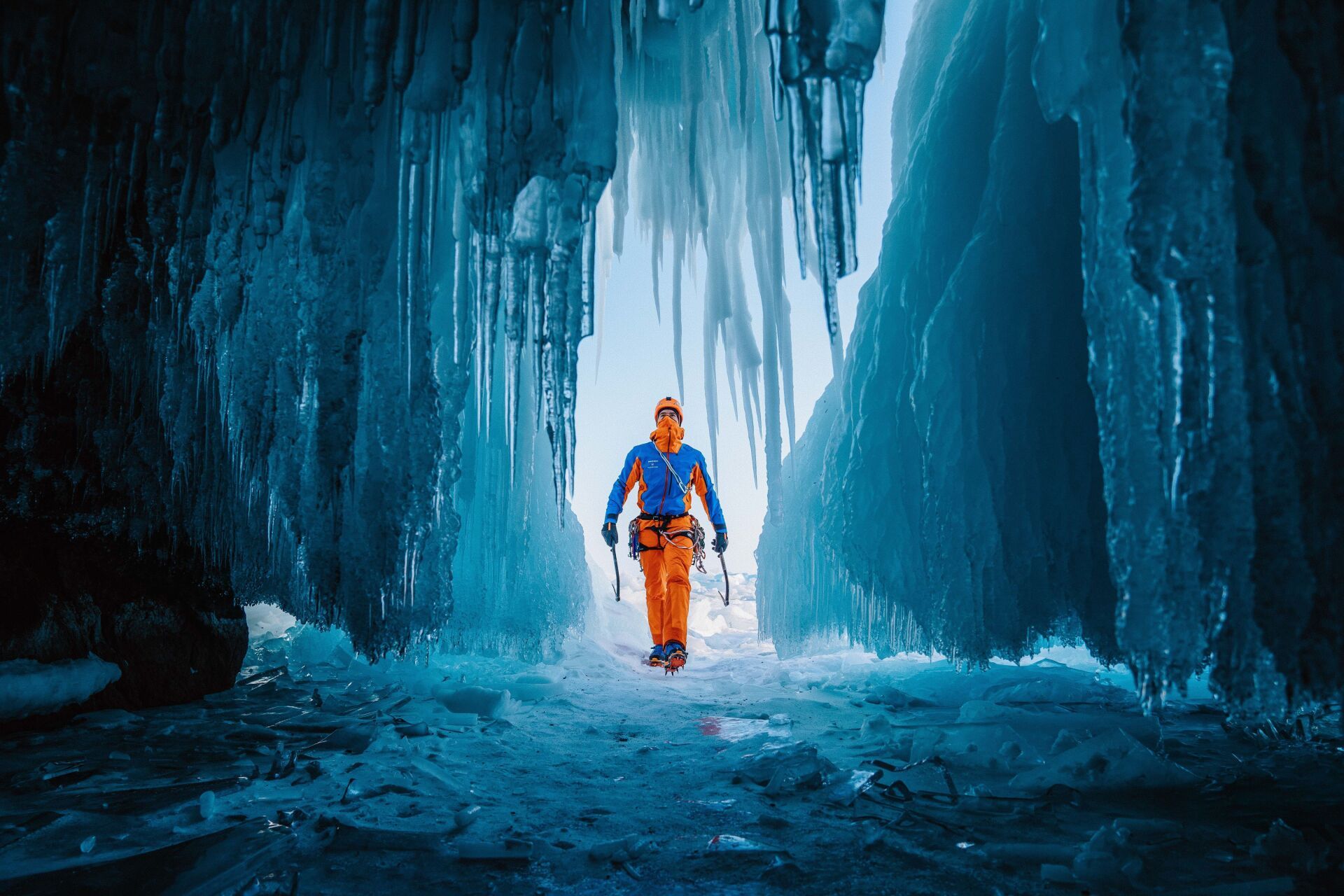 L'alpiniste suisse de l'extrême Dani Arnold parle de courage, de performances exceptionnelles et du dépassement de ses limites. | Photo: Thomas Monsorno L'alpiniste suisse de l'extrême Dani Arnold parle de courage, de performances exceptionnelles et du dépassement de ses limites.